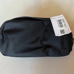 Lululemon Black Everywhere Belt Bag - NWT